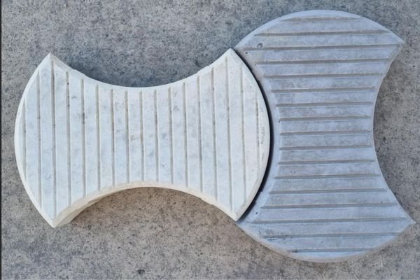 Tree stump paver